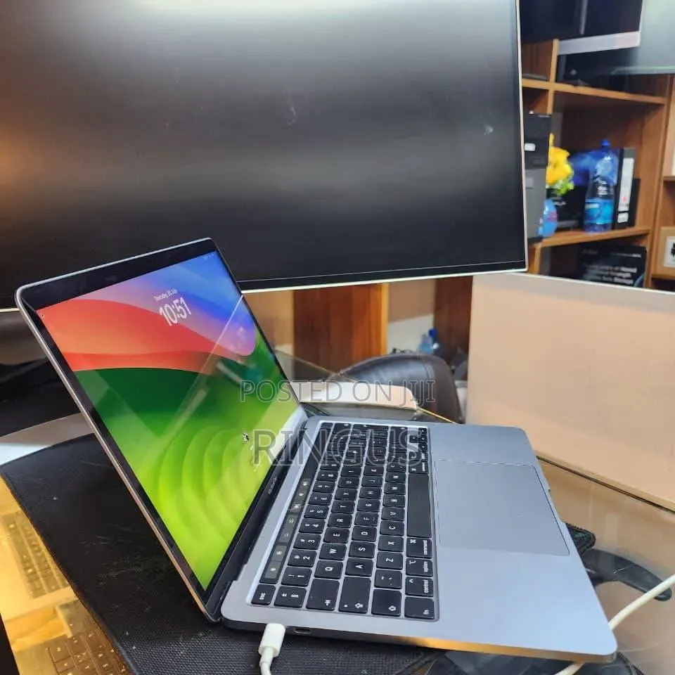Laptop Apple MacBook Pro 2020 16GB Intel Core i7 SSD 1T