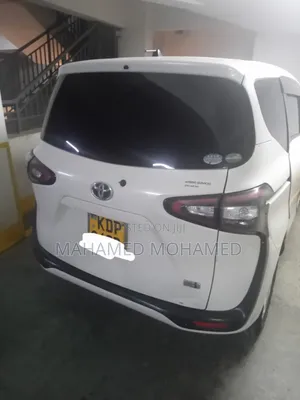 Toyota Sienta 2016 White