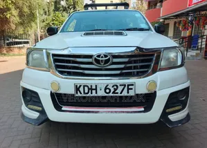 Toyota Hilux 2015 White