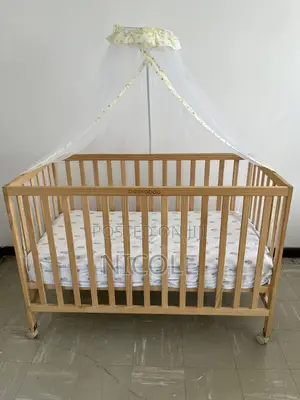 Wooden Baby Cot/ Crib Bed With 3 Level Height Adjustment Net