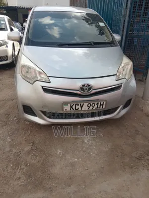 Toyota Ractis 2012 Silver