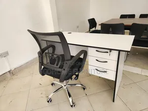 Modern Office Workstation Desk Ergonomic Mesh Chair