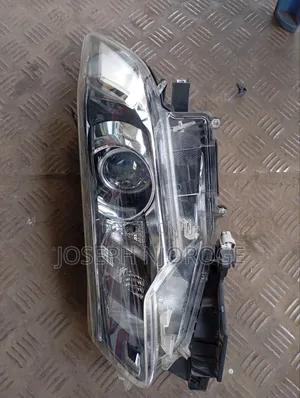 Toyota Premio 270 Headlight