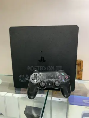 Ps4 Slim 500gb + 1 Controller Chipped With 8 Games