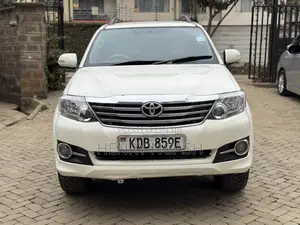 Toyota Fortuner 2013 Pearl