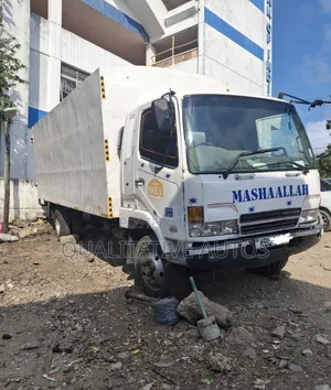 Mitsubishi Fuso Fighter Clean