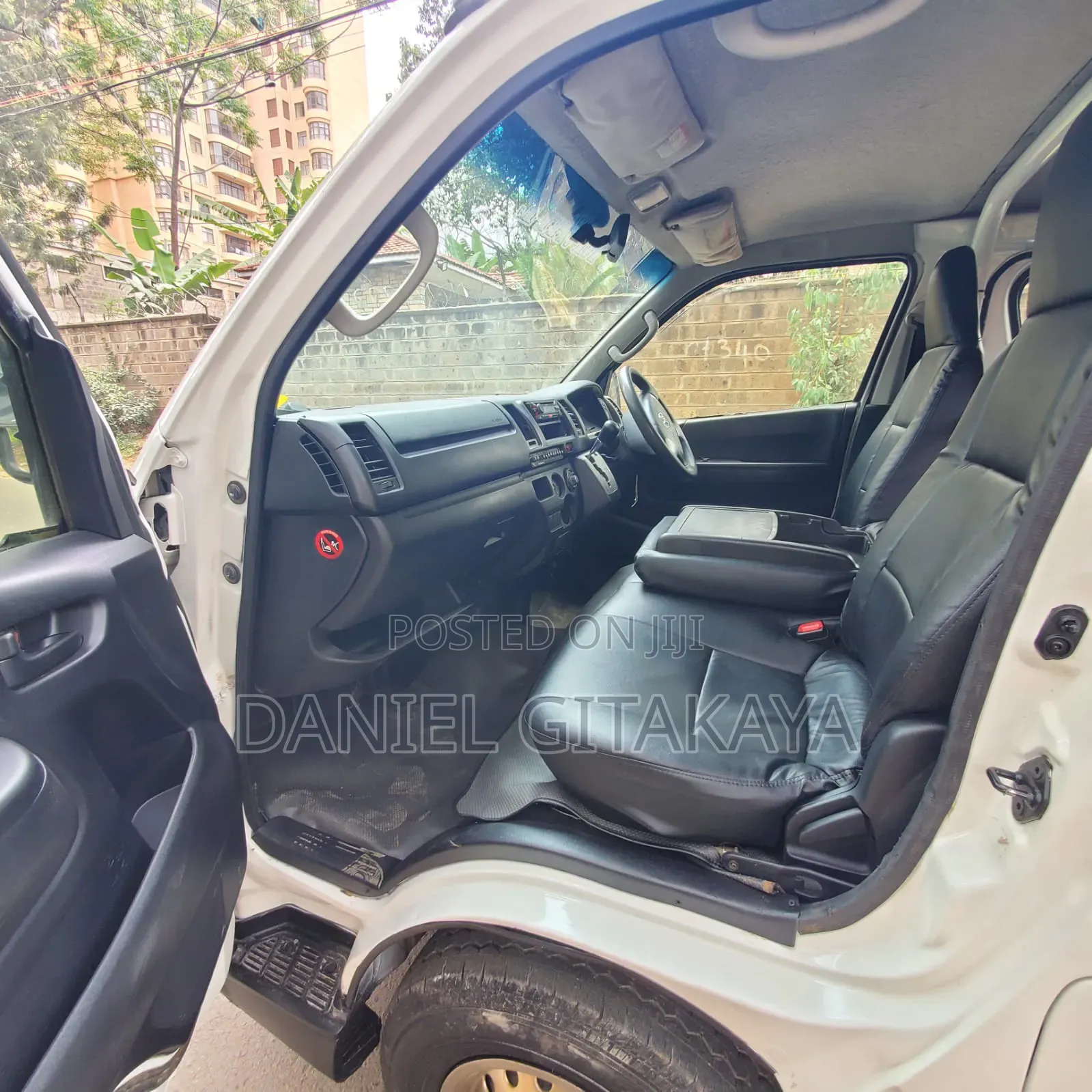 Toyota HiAce 2016 White