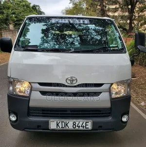 Toyota HiAce 2015 White