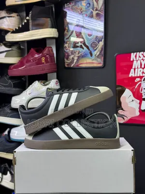 Adidas VL Court Base Sneakers