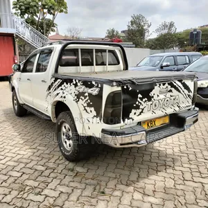 Toyota Hilux 2007 White