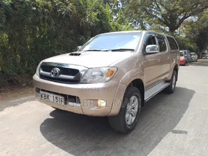 Toyota Hilux 2.5 Cab 2005 Gold