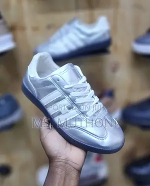 Ladies / Girls Retro Style Sneakers Size 35-42