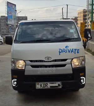 Toyota HiAce 2016 White