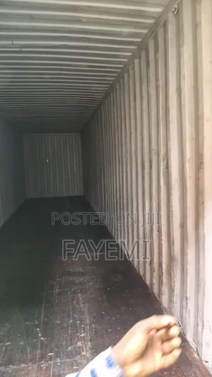 In Search of a Clean of 40ft Container? Reach Out