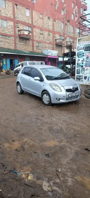 Toyota Vitz 2007 Silver