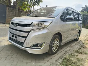 Toyota Noah 2019 Silver