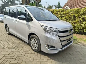 Toyota Noah 2019 Silver
