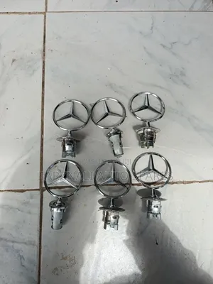 Mercedes Benz Bonnet Star