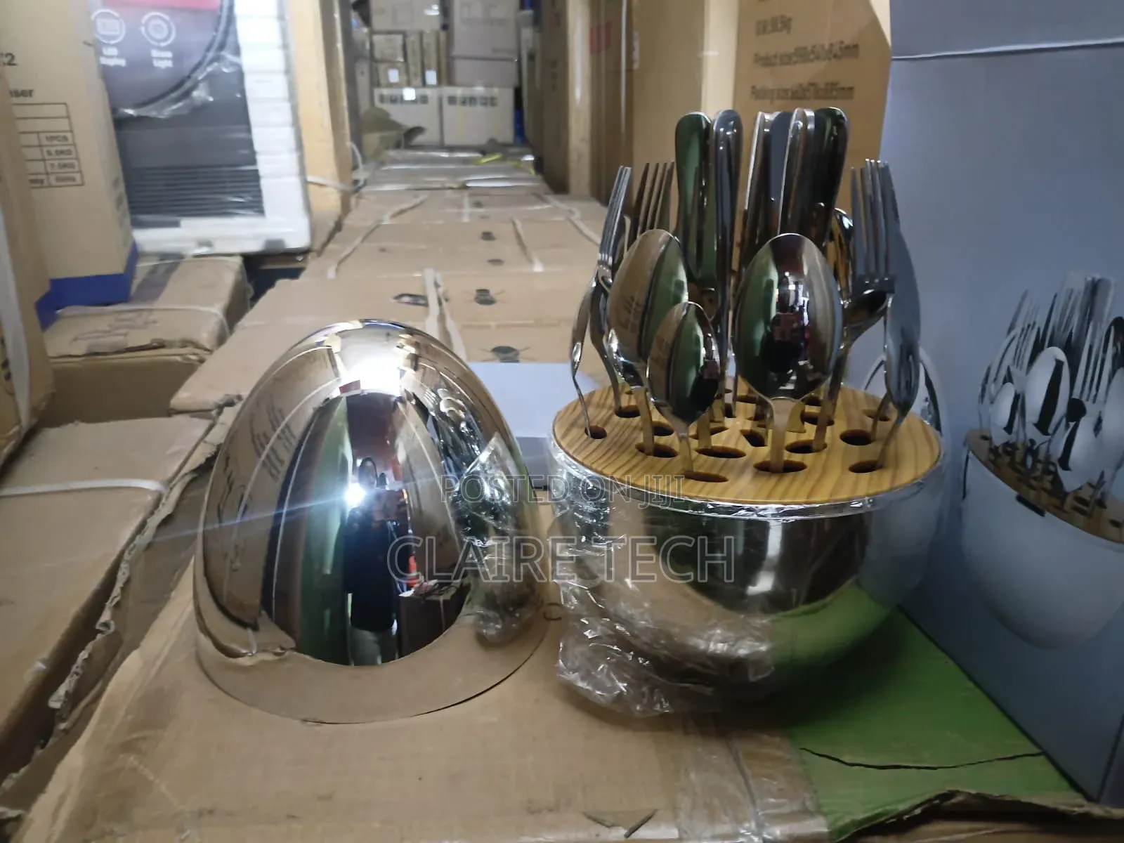 Premium 36PC Cutlery Set With Egg-Shaped Storage Case