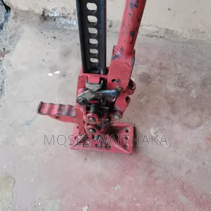 Expandable Wheel Jack