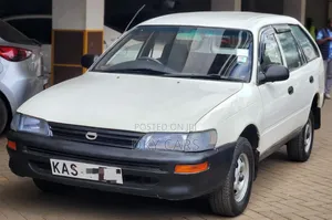 Toyota Corolla 2000 White