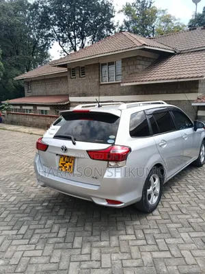 Toyota Corolla Fielder 2018 Silver
