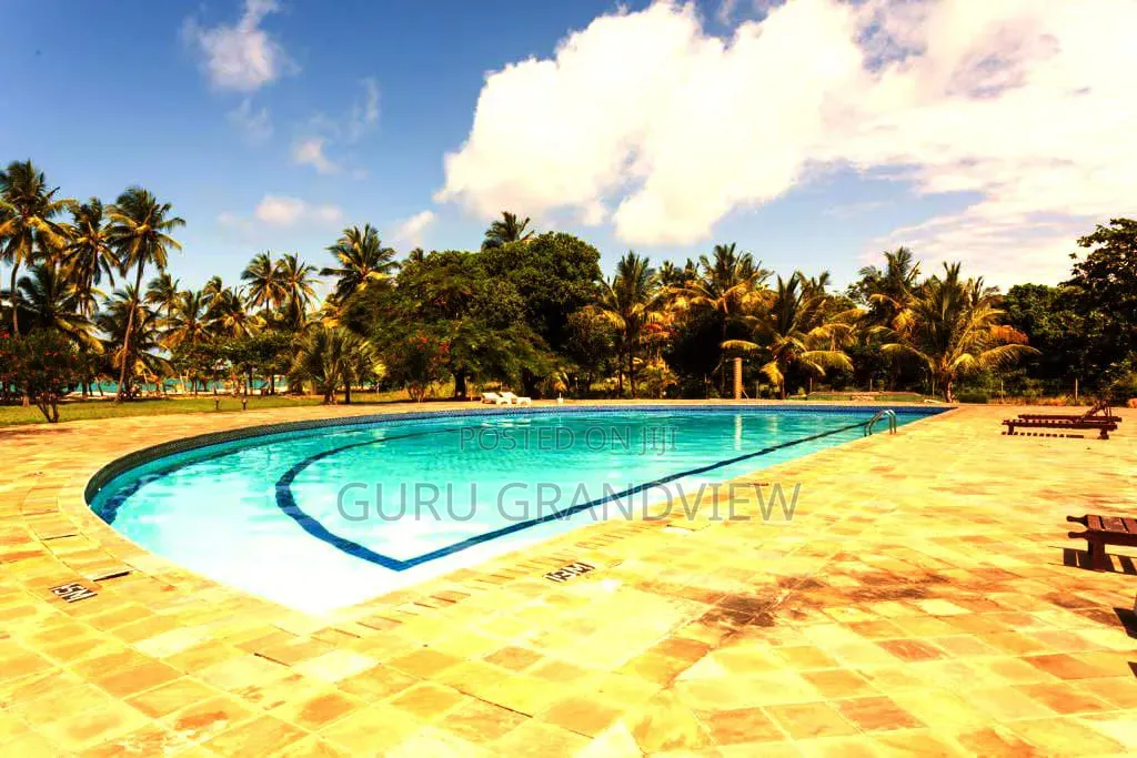 Diani Beachfront 2 Bedroom Pool Beach