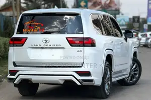 Toyota Land Cruiser LC300 2023 Pearl