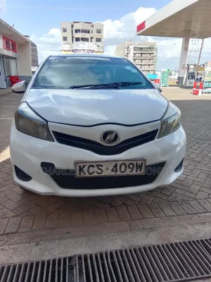 Toyota Vitz 2011 White