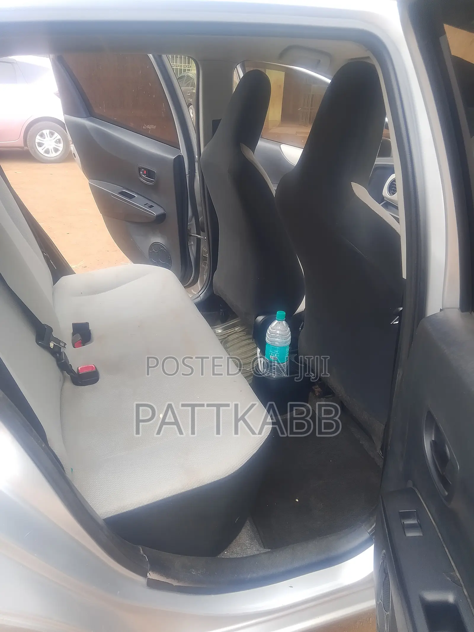 Toyota Vitz 2013 Silver