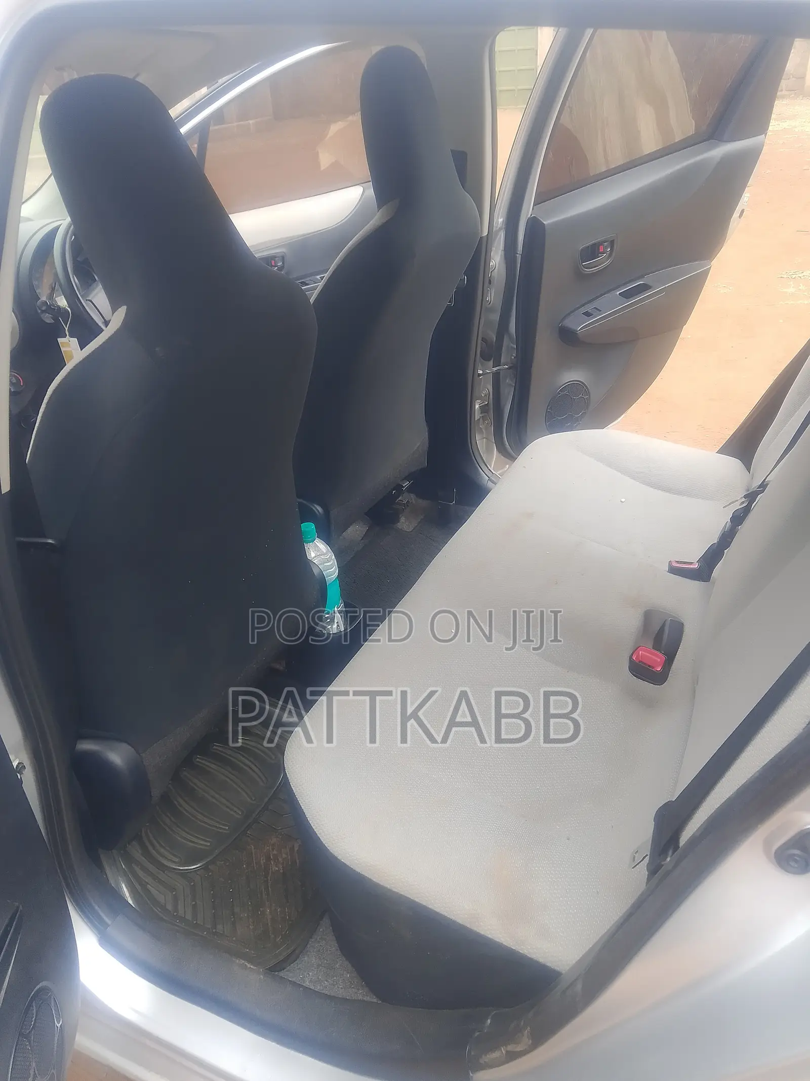 Toyota Vitz 2013 Silver