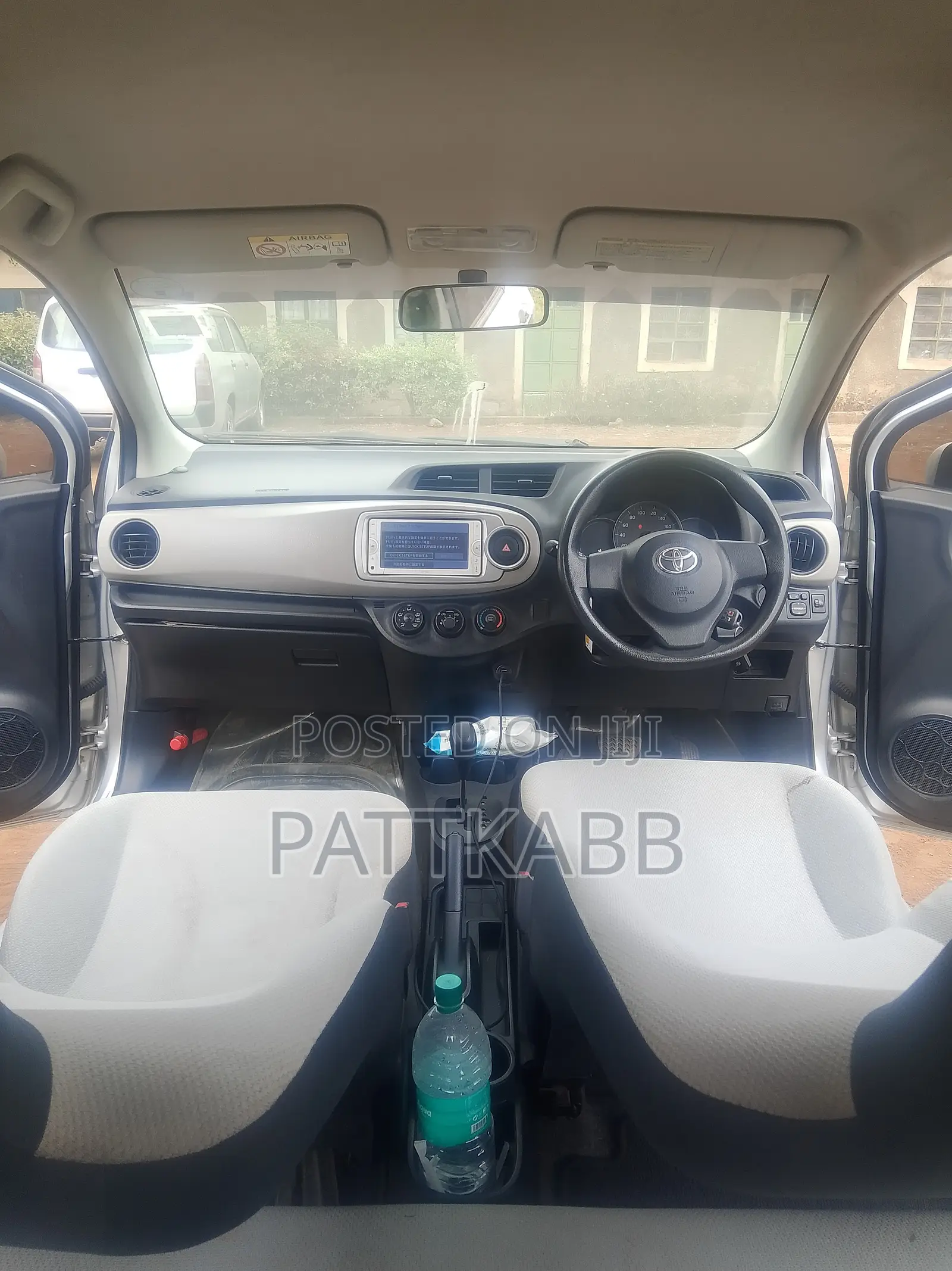 Toyota Vitz 2013 Silver