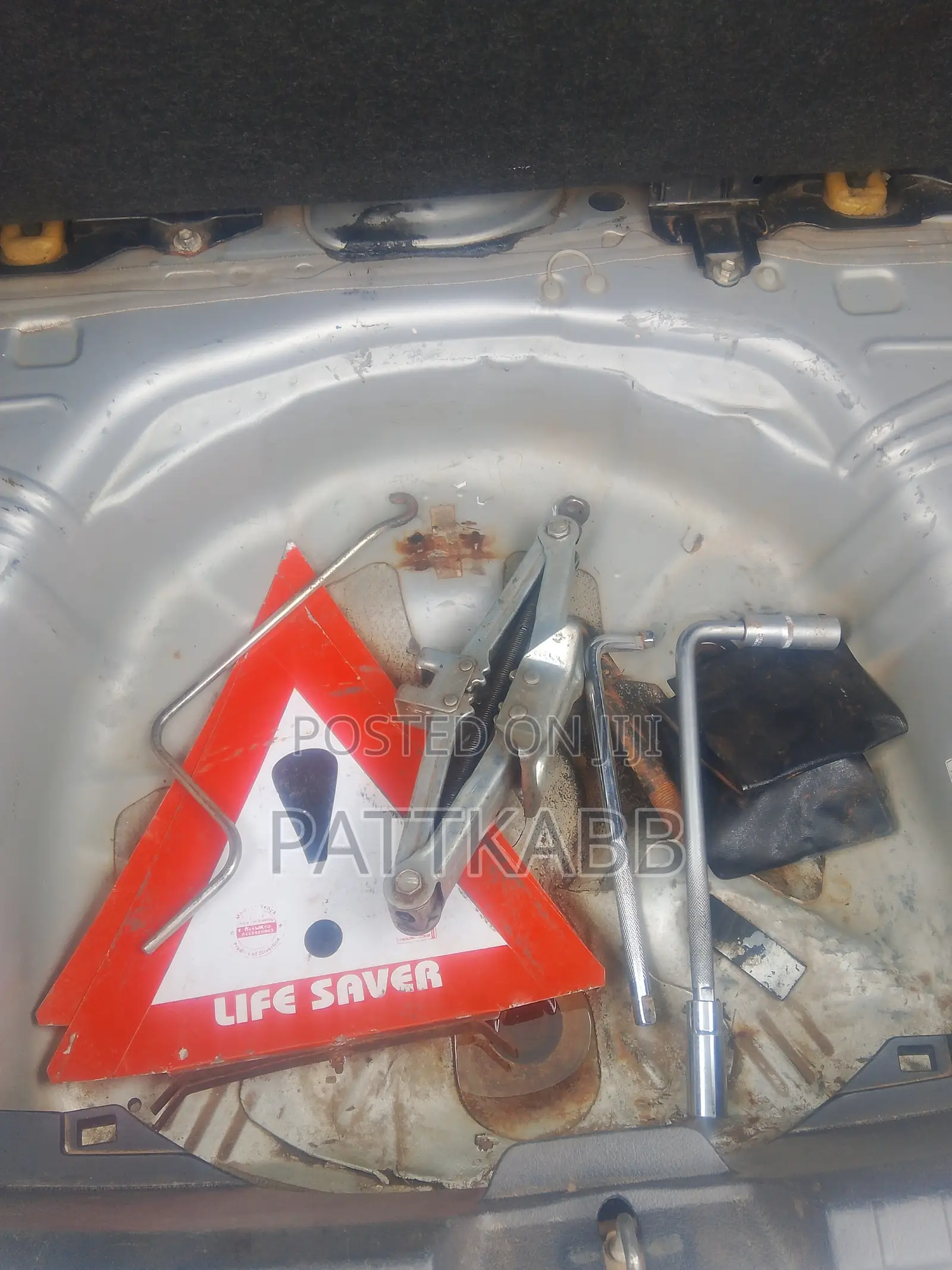Toyota Vitz 2013 Silver