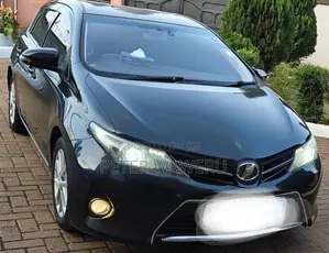 Toyota Auris 2013 Black