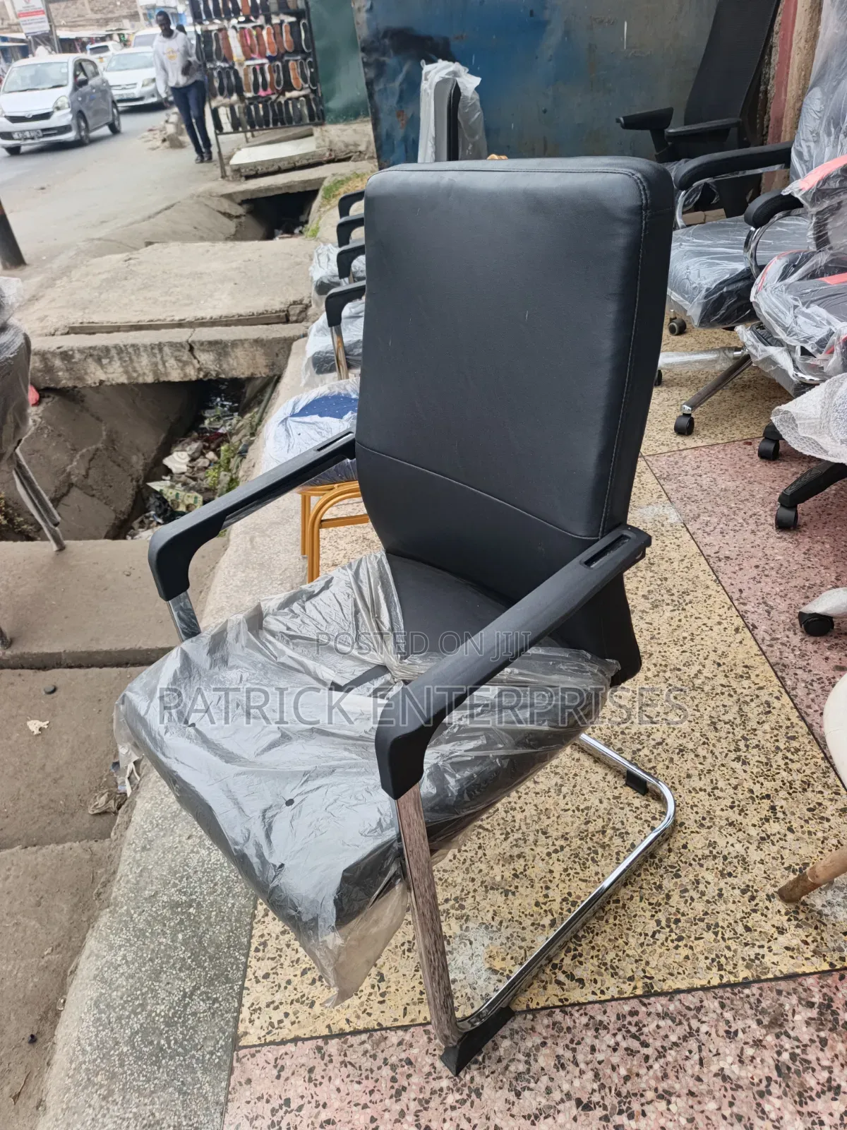 Black Imported Executive Visitors/ Boardroom Chair