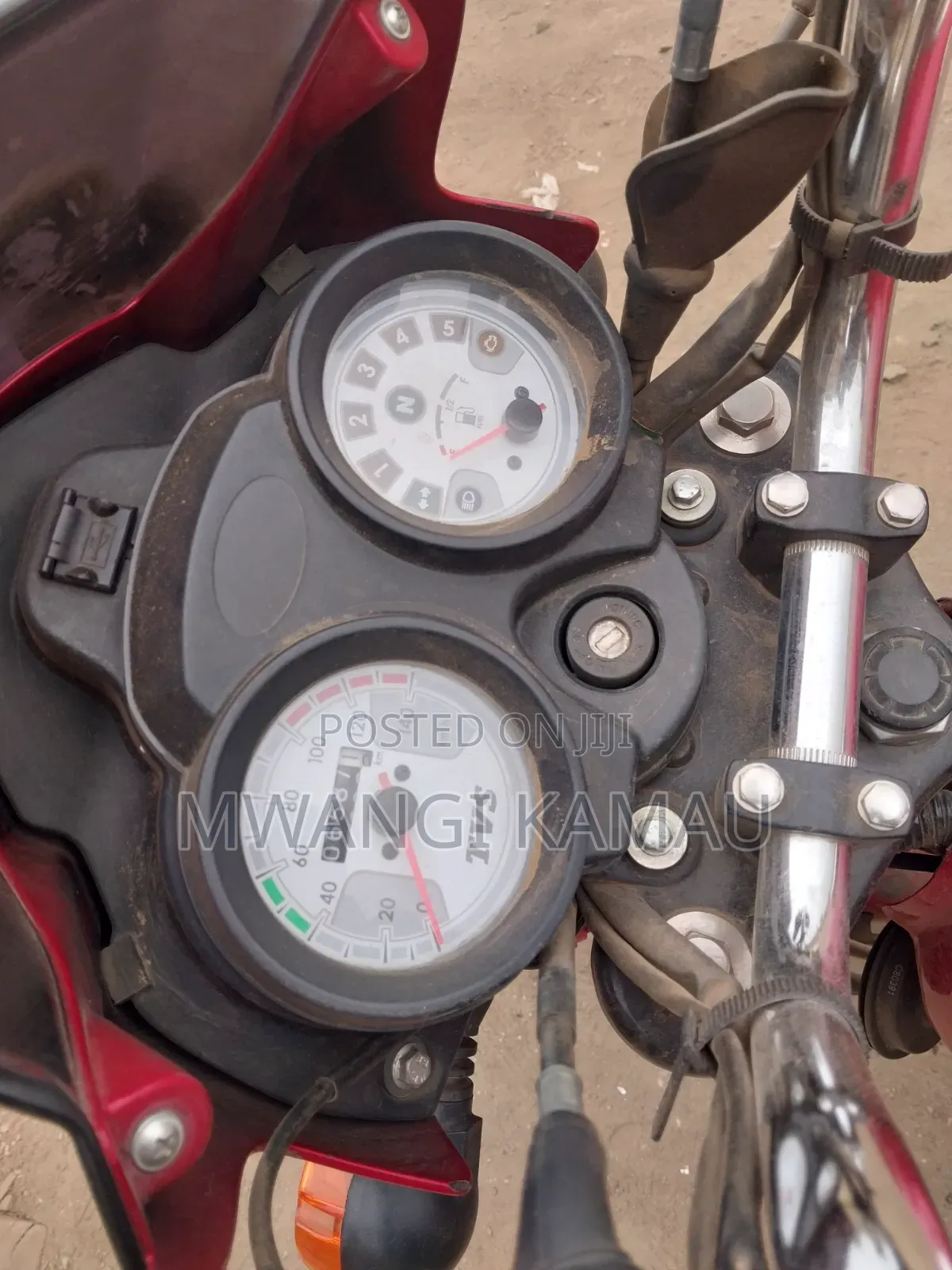 TVS HLX 125 2025 Red
