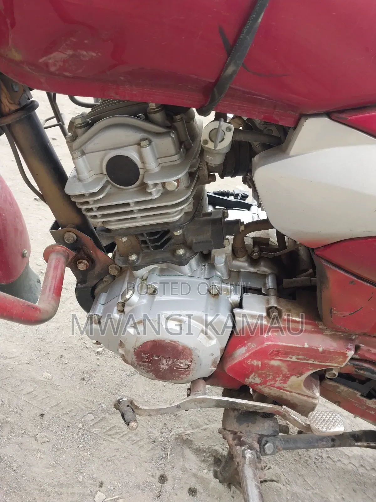 TVS HLX 125 2025 Red