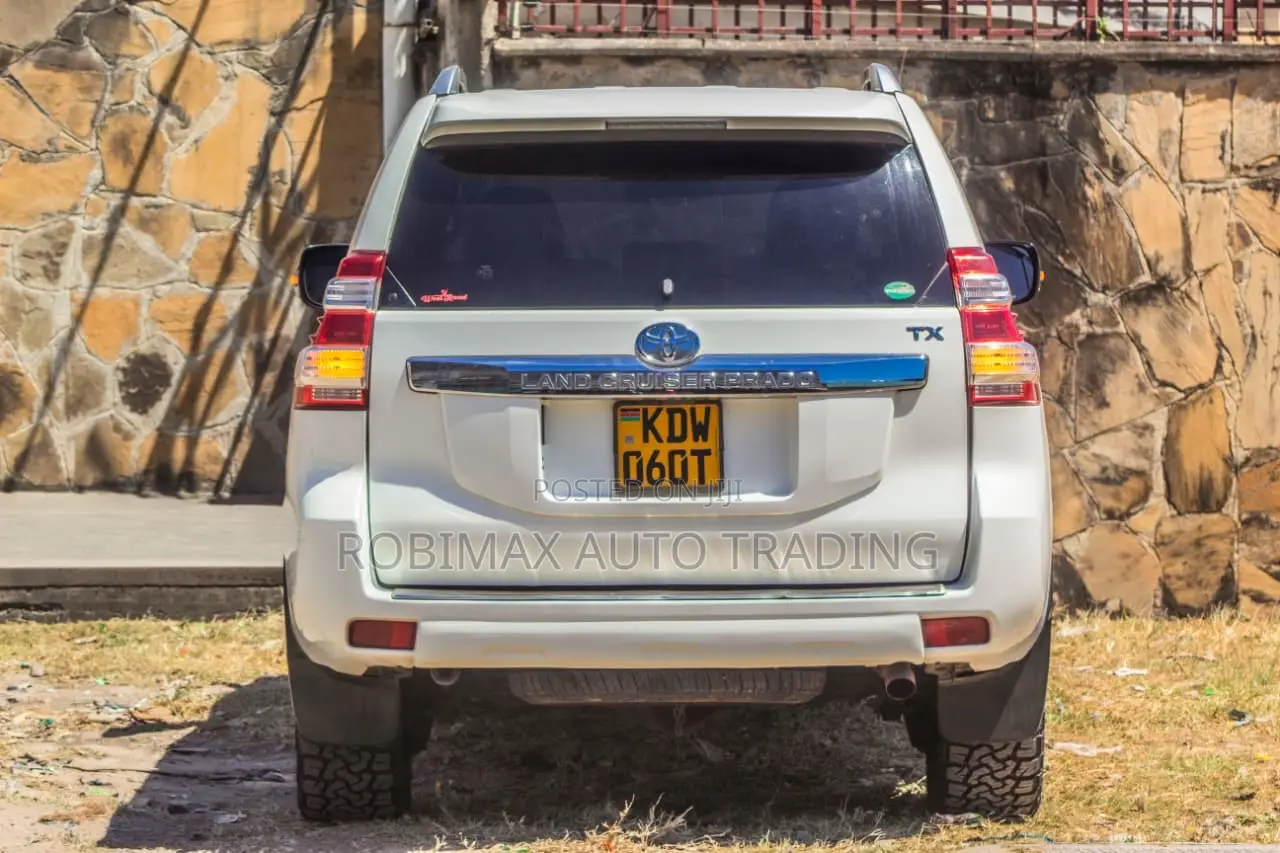 Toyota Land Cruiser 2017 White
