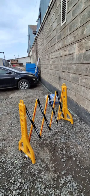 Expandable Warning Barrier – Safety Zone Divider