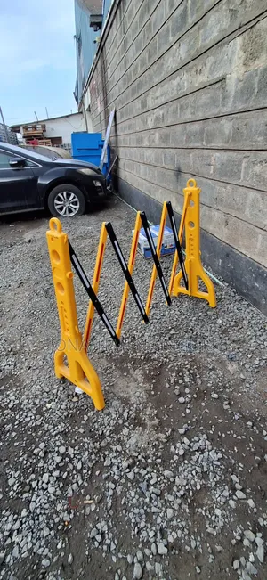 Expandable Warning Barrier – Safety Zone Divider