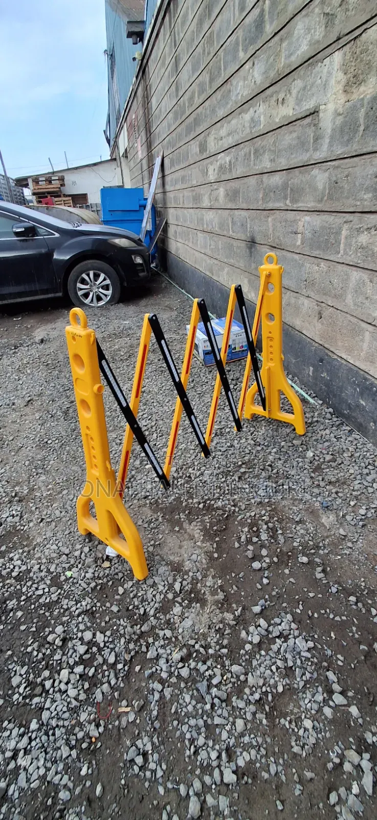 Expandable Warning Barrier – Safety Zone Divider
