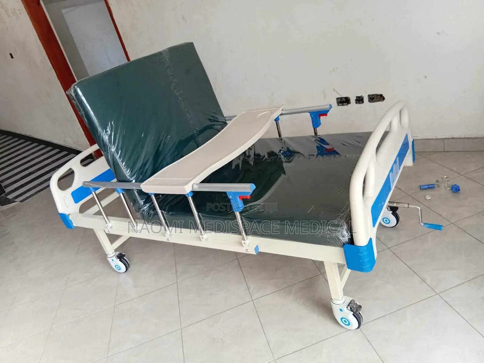 Complete ABS One Crank Bed Complete Matress,Feeding Table, Drip Stand
