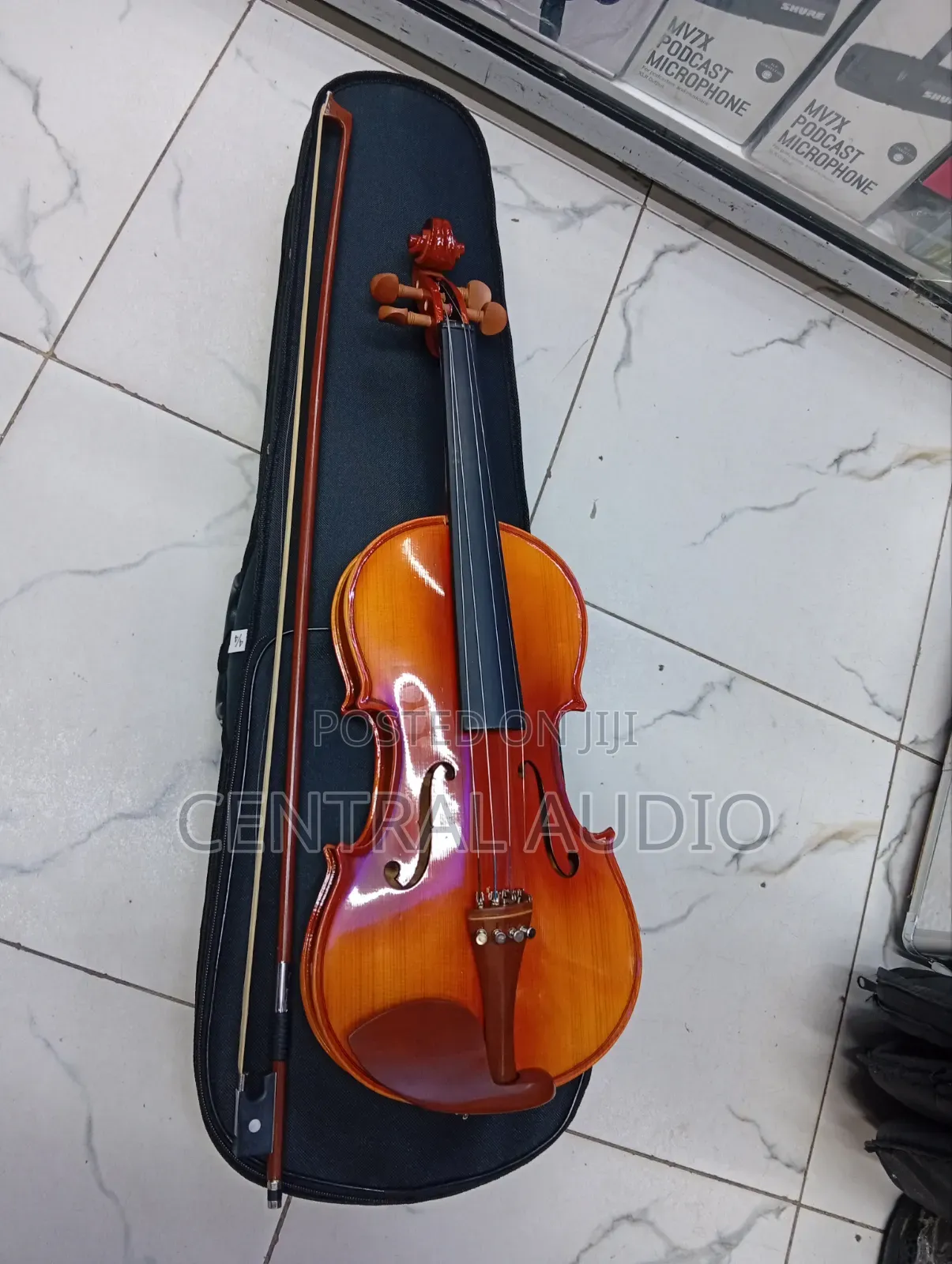 Maple Leaf  Violin Brandnew