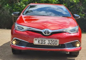 Toyota Auris 2017 Red