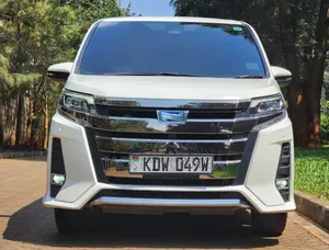 Toyota Noah 2018 White