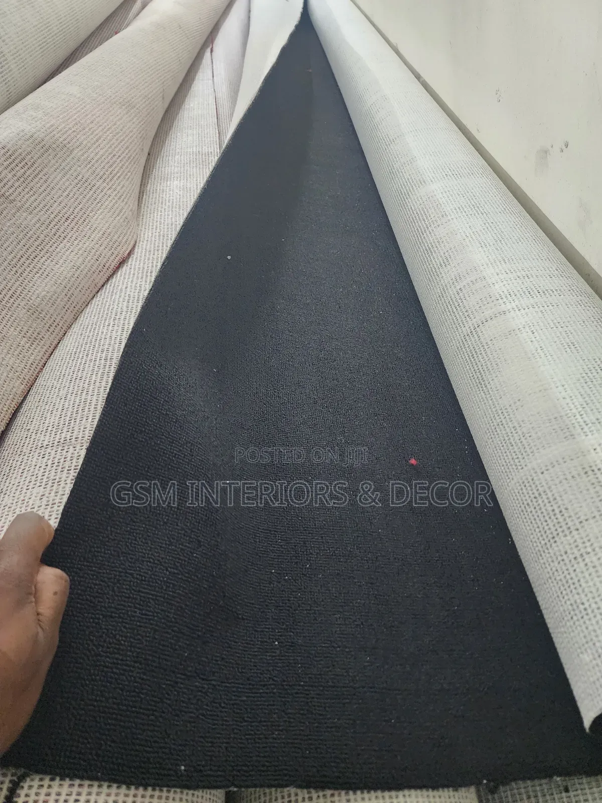 Black Wall to Wall Carpets for Offices and Easy Maintenance