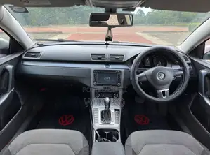 Volkswagen Passat 2011 Silver