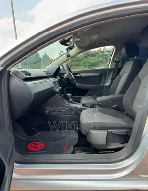 Volkswagen Passat 2011 Silver