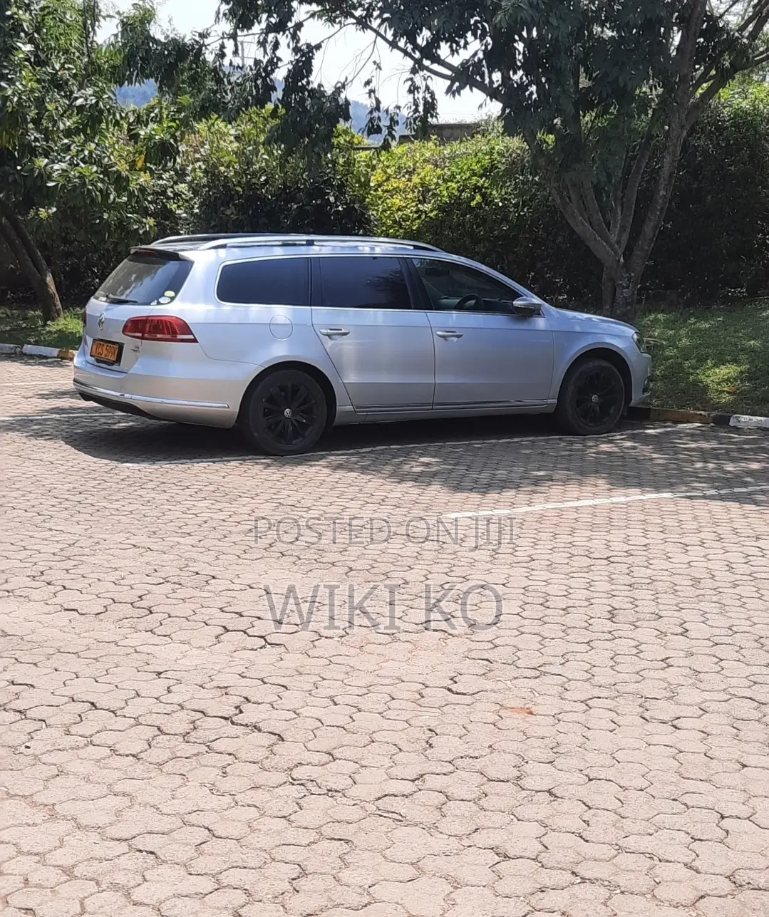 Volkswagen Passat 2011 Silver