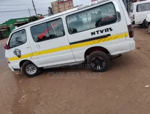 Toyota HiAce 1998 White